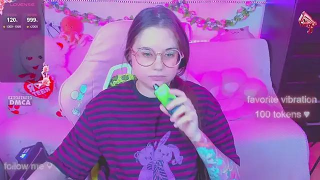 Lolisuccub from StripChat