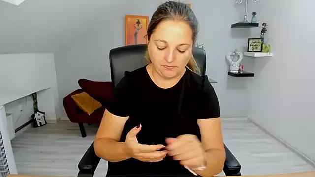 LollaGirl from StripChat
