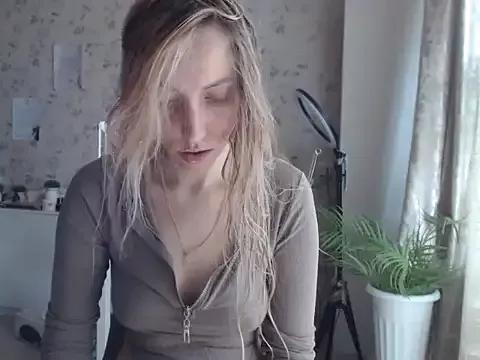 LollaxBunny from StripChat is Freechat
