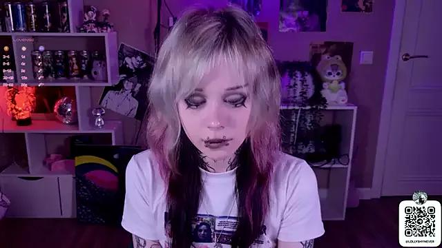 Lollyshy from StripChat is Freechat