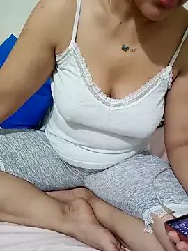 lolo890 from StripChat