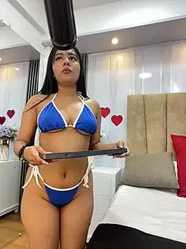 Loly_petitte from StripChat
