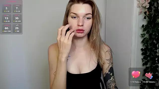 lookoluna from StripChat