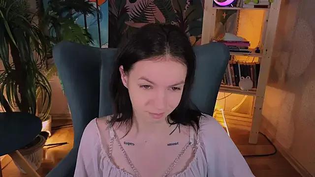 LoonaEclipse from StripChat