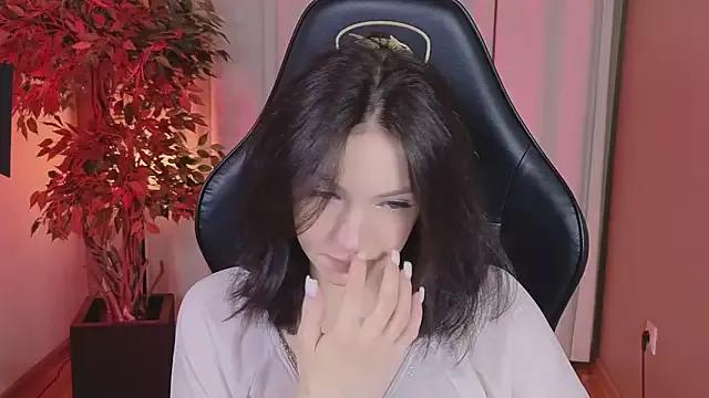 LoonaEclipse from StripChat