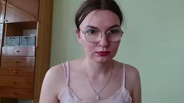 LooveELLYx from StripChat