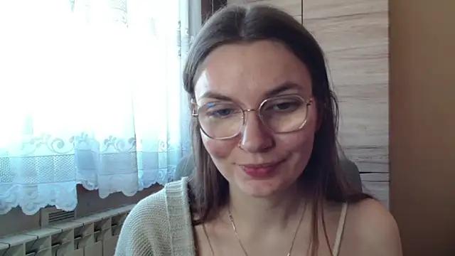 LooveELLYx from StripChat