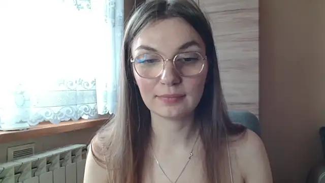 LooveELLYx from StripChat