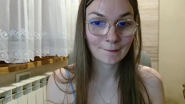 LooveELLYx from StripChat