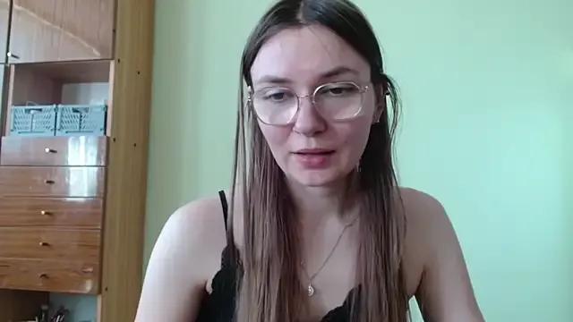 LooveELLYx from StripChat