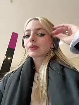 LoraaDoll webcams show profile image 