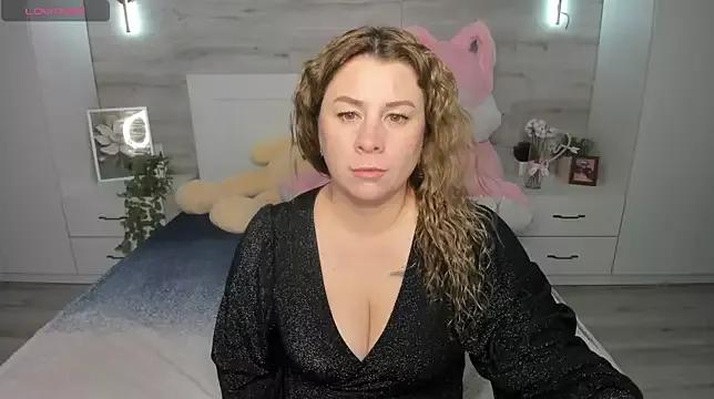 LoraBlaze from StripChat is Freechat