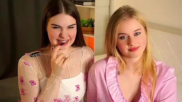 LoreeScialdone from StripChat is Freechat