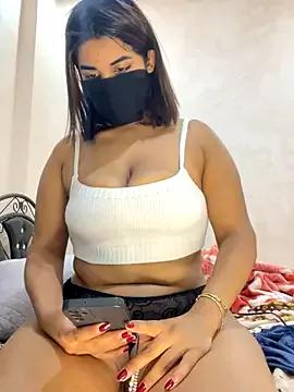 Louli_ta from StripChat