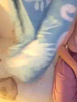 Louna-lina from StripChat is Freechat