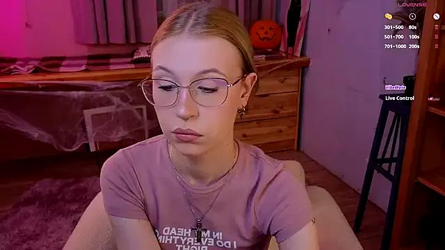 lovedrope from StripChat is Freechat