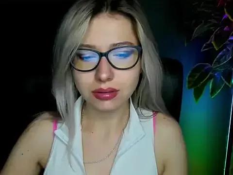 Explore our live girls sluts from our Custom and Multi clubs and checkout exclusive access to highly interactive content, such as shape, hair, titties, pussy type and many more.