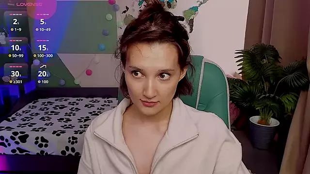 Explore our live girls sluts from our Custom and Multi clubs and checkout exclusive access to highly interactive content, such as shape, hair, titties, pussy type and many more.