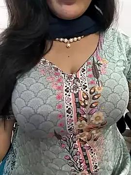 lovely_zara from StripChat is Freechat