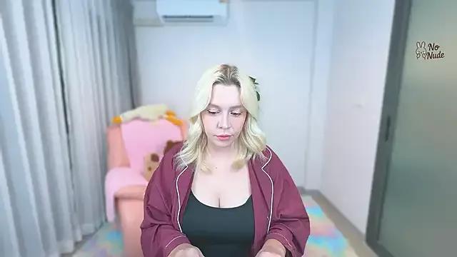 Explore our live girls sluts from our Custom and Multi clubs and checkout exclusive access to highly interactive content, such as shape, hair, titties, pussy type and many more.