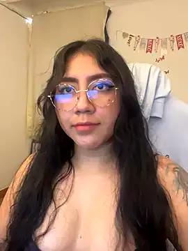 LoveLyy- from StripChat is Freechat