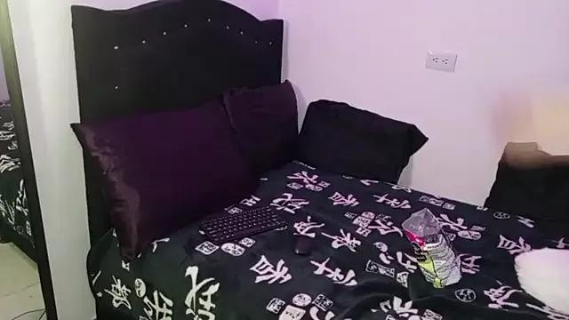 Explore our live girls sluts from our Custom and Multi clubs and checkout exclusive access to highly interactive content, such as shape, hair, titties, pussy type and many more.