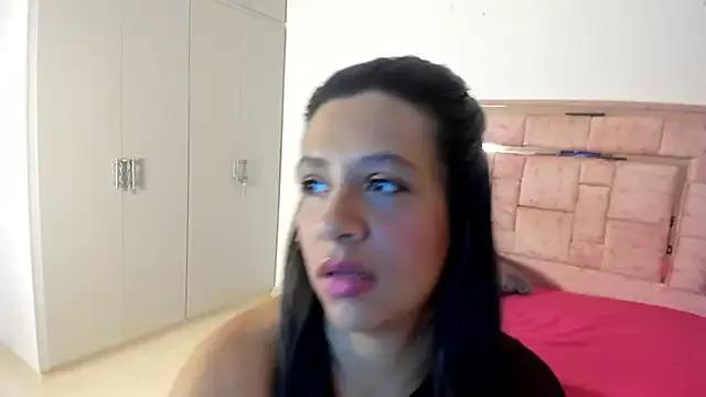 Explore our live girls sluts from our Custom and Multi clubs and checkout exclusive access to highly interactive content, such as shape, hair, titties, pussy type and many more.