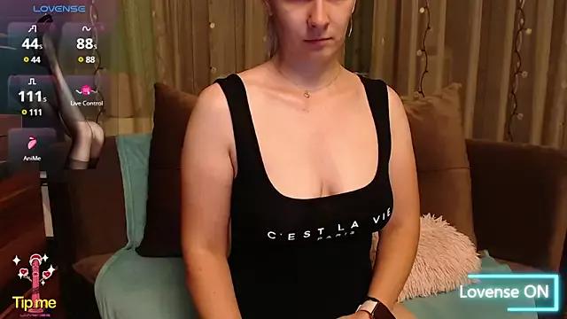 Explore our live girls sluts from our Custom and Multi clubs and checkout exclusive access to highly interactive content, such as shape, hair, titties, pussy type and many more.
