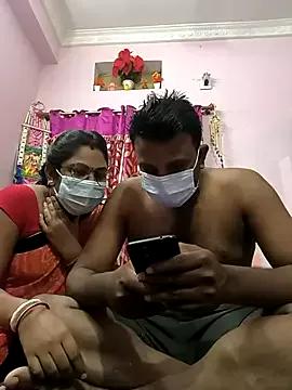 Lovlycouple1 from StripChat