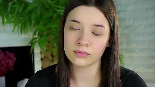 LowOncoming from StripChat