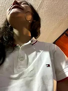 Lucia_20x from StripChat is Freechat