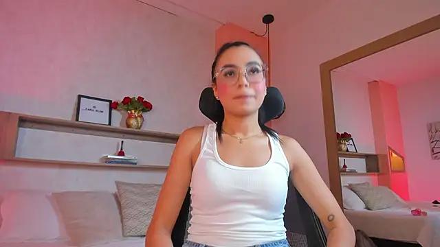 Explore our live girls sluts from our Custom and Multi clubs and checkout exclusive access to highly interactive content, such as shape, hair, titties, pussy type and many more.