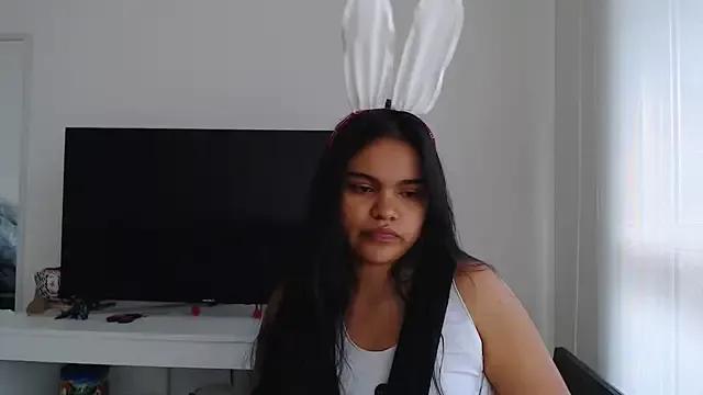 Luciana_Rossa from StripChat is Freechat