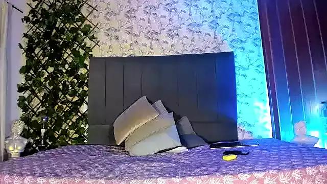 luciana_valentina from StripChat is Freechat