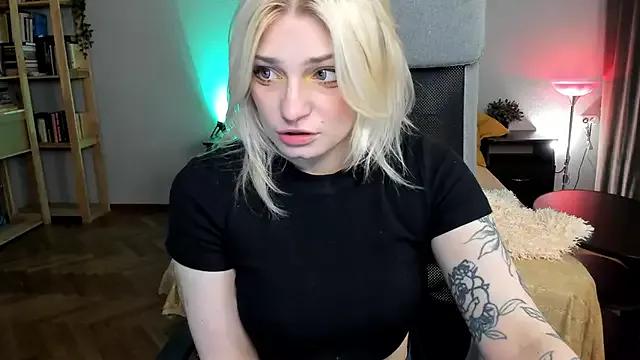 Explore our live girls sluts from our Custom and Multi clubs and checkout exclusive access to highly interactive content, such as shape, hair, titties, pussy type and many more.