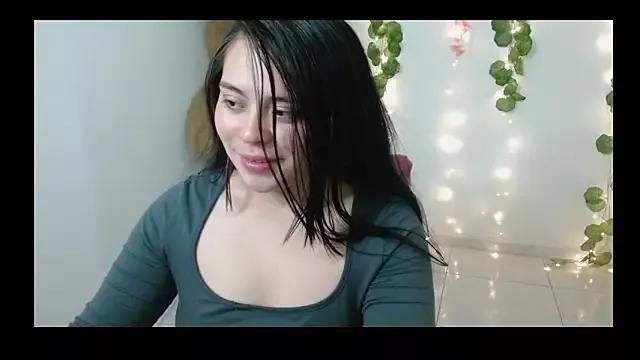 Explore our live girls sluts from our Custom and Multi clubs and checkout exclusive access to highly interactive content, such as shape, hair, titties, pussy type and many more.