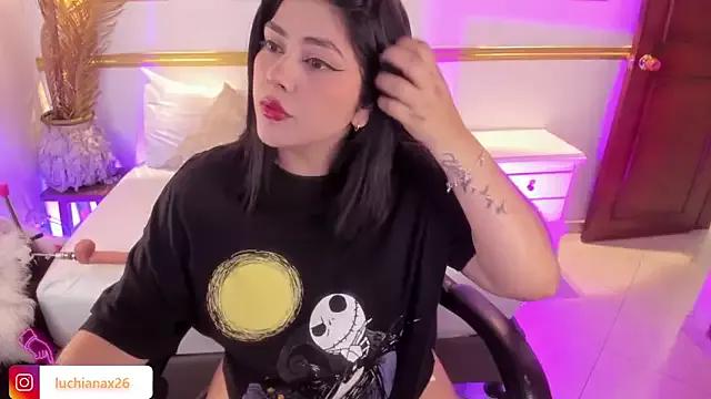 Explore our live girls sluts from our Custom and Multi clubs and checkout exclusive access to highly interactive content, such as shape, hair, titties, pussy type and many more.