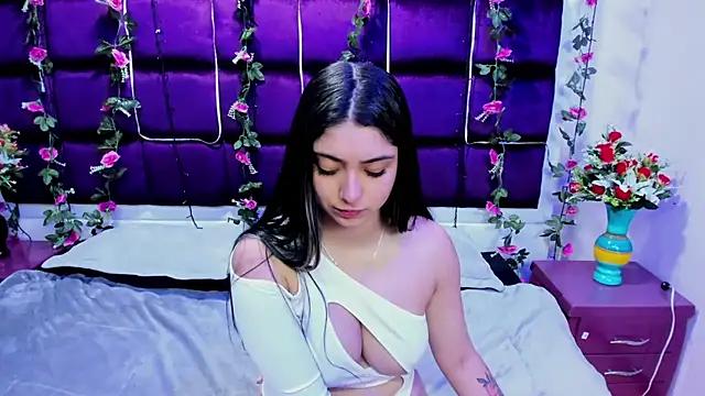 Explore our live girls sluts from our Custom and Multi clubs and checkout exclusive access to highly interactive content, such as shape, hair, titties, pussy type and many more.