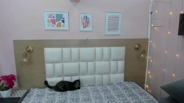 Lucy_Canel from StripChat is Freechat