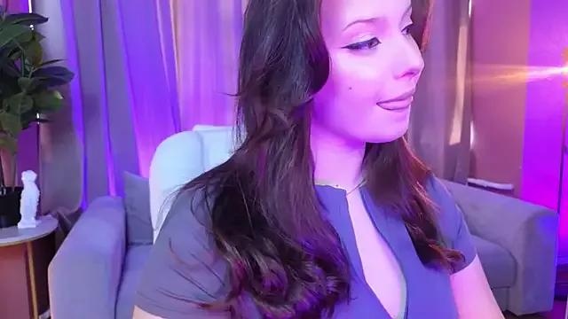 Explore our live girls sluts from our Custom and Multi clubs and checkout exclusive access to highly interactive content, such as shape, hair, titties, pussy type and many more.