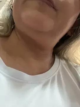 Lucy_Milf_474 from StripChat is Freechat