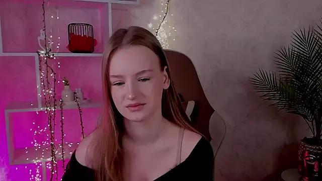 Lucy_Shaw from StripChat is Freechat
