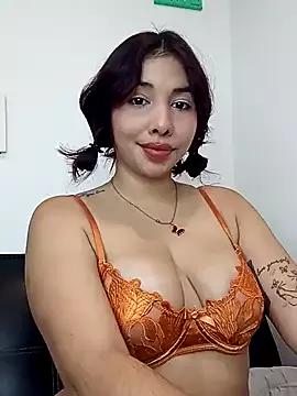 LucyMartelli from StripChat is Freechat