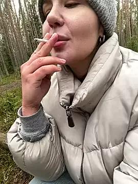 LucyMour from StripChat is Freechat