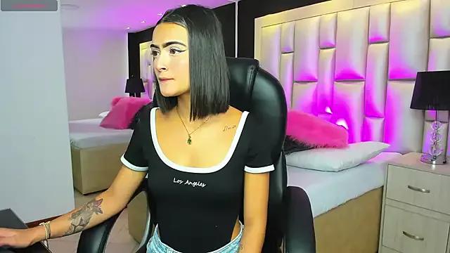 LuisaJonnes_ from StripChat is Freechat