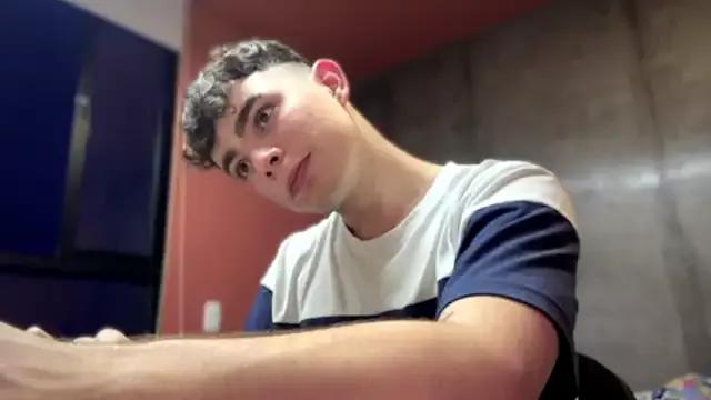 Lukeboyce33 webcams show profile image 