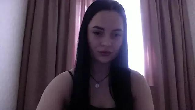Lulii24 from StripChat