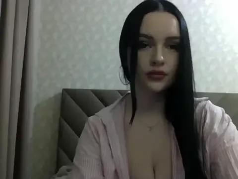 Lulii24 from StripChat