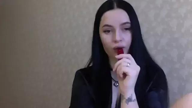Lulii24 from StripChat