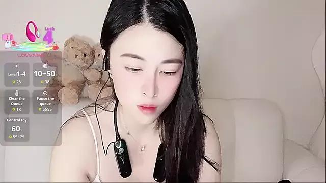 LuLu-Moon from StripChat is Freechat